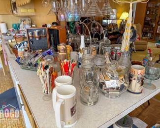 SAVE THE DATE! Please join Roman and Company Estate Sales for a beautiful, loaded Eastside home at 8808 Sampson Court, EPTX 79925 on SAT, 4/25/26 8A-2P AND SUN, 4/26/26 9A-2P. Items include MCM Living, Dining and and BR furniture, black lacquer Baldwin piano, vintage black lacquer Zenith console stereo, tons of Star Trek memorabilia, decor, china, vintage bar items, yard and garden, antique Singer treadle machine, holiday decor, sewing/craft supplies, games and much more!  Images available at www.rocoestatesales.com  WHERE: 8808 Sampson Court, El Paso, TX 79925 WHEN: SAT 04/25/26 8A-2P and SUN 04/26/26 9A-2P  No prices offered prior to sale date.&nbsp; Please bring assistance to load large and/or heavy items. Credit cards accepted with minimum $20.00 purchase. We look forward to seeing you at the sale!