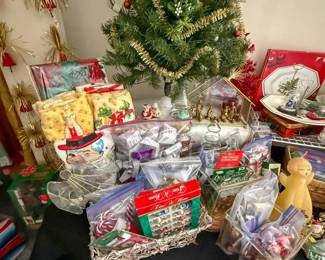 SAVE THE DATE! Please join Roman and Company Estate Sales for a beautiful, loaded Eastside home at 8808 Sampson Court, EPTX 79925 on SAT, 4/25/26 8A-2P AND SUN, 4/26/26 9A-2P. Items include MCM Living, Dining and and BR furniture, black lacquer Baldwin piano, vintage black lacquer Zenith console stereo, tons of Star Trek memorabilia, decor, china, vintage bar items, yard and garden, antique Singer treadle machine, holiday decor, sewing/craft supplies, games and much more!  Images available at www.rocoestatesales.com  WHERE: 8808 Sampson Court, El Paso, TX 79925 WHEN: SAT 04/25/26 8A-2P and SUN 04/26/26 9A-2P  No prices offered prior to sale date.&nbsp; Please bring assistance to load large and/or heavy items. Credit cards accepted with minimum $20.00 purchase. We look forward to seeing you at the sale!