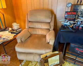 SAVE THE DATE! Please join Roman and Company Estate Sales for a beautiful, loaded Eastside home at 8808 Sampson Court, EPTX 79925 on SAT, 4/25/26 8A-2P AND SUN, 4/26/26 9A-2P. Items include MCM Living, Dining and and BR furniture, black lacquer Baldwin piano, vintage black lacquer Zenith console stereo, tons of Star Trek memorabilia, decor, china, vintage bar items, yard and garden, antique Singer treadle machine, holiday decor, sewing/craft supplies, games and much more!  Images available at www.rocoestatesales.com  WHERE: 8808 Sampson Court, El Paso, TX 79925 WHEN: SAT 04/25/26 8A-2P and SUN 04/26/26 9A-2P  No prices offered prior to sale date.&nbsp; Please bring assistance to load large and/or heavy items. Credit cards accepted with minimum $20.00 purchase. We look forward to seeing you at the sale!