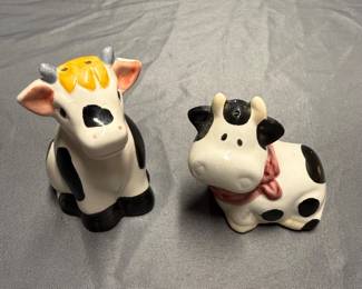 Cow Salt and Pepper Shakers