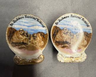 Mt. Rushmore  Salt and Pepper Shakers