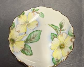 Tuscan Dogwood Fine Bone China Plate