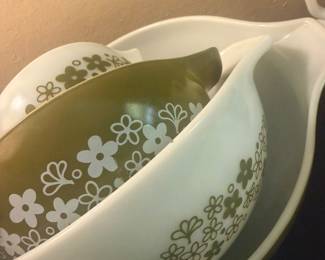 Spring Blossom Crazy Daisy Pyrex Bowls - Green and White
