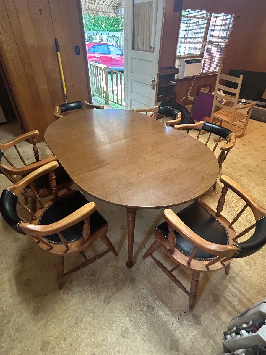 Vintage Dining Table with 6 chairs and Leaf 