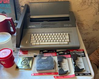 Electric Typewriter with accessories 