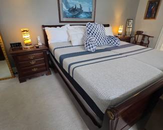 Split King adjustable bed in great condition with remote