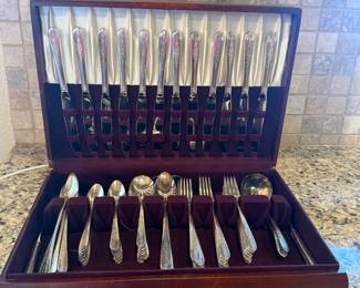 Flatware Set Service for 8 Plus Serving Pieces Stainless Steel Silverware Set w Case