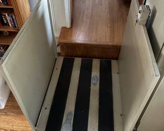 Another Fully Functional Wheelchair Lift-Early Purchase Available for Medical Items*Text Us Now*