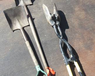 Flat Shovels Post Hole