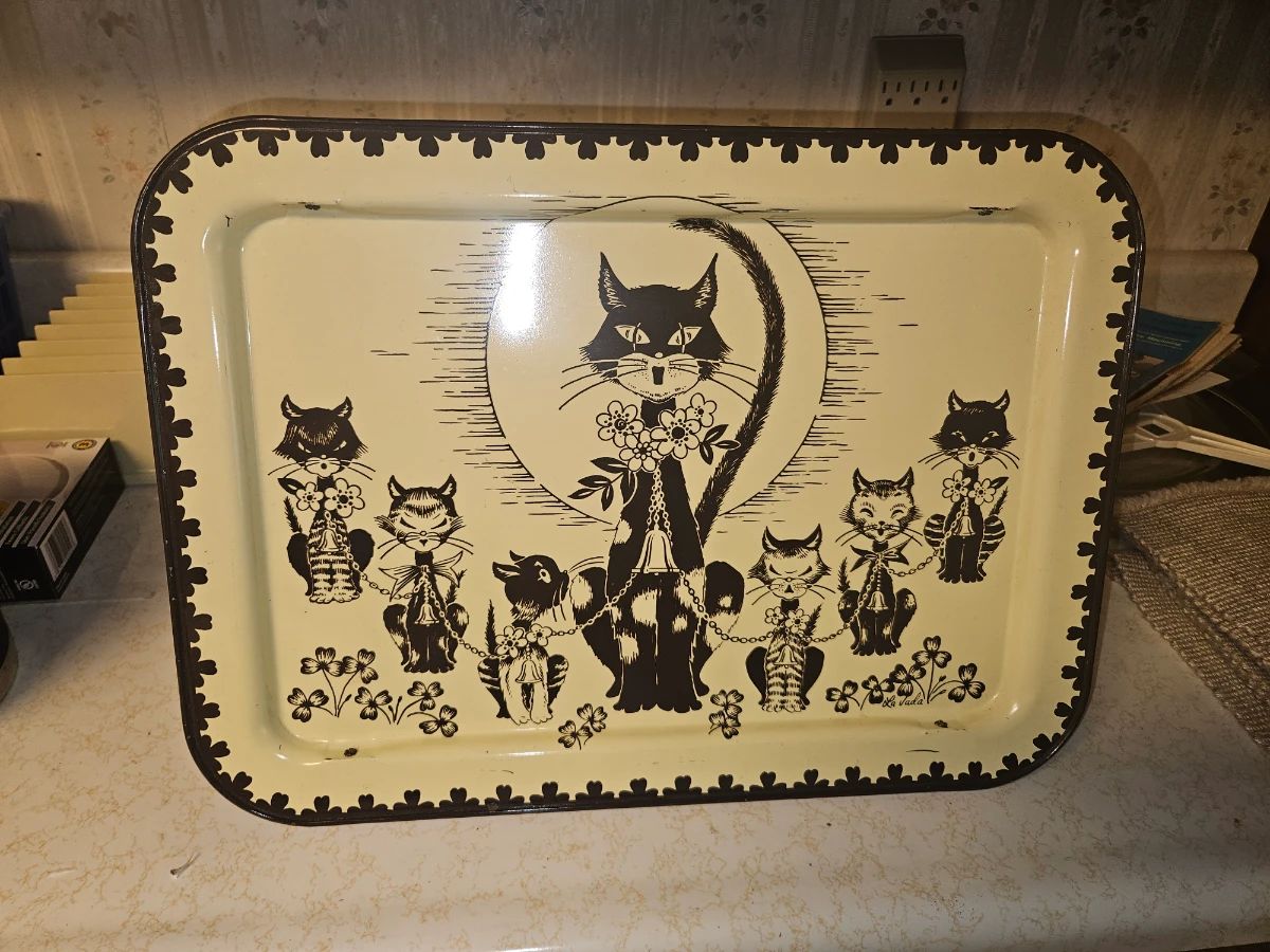 TV tray 