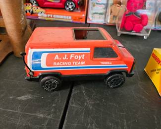 Foyt Van 