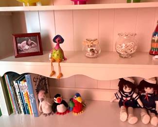 White Vanity Desk with Hutch and Chair