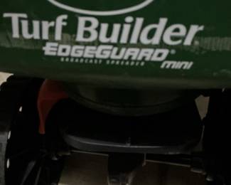 Scotts Turf Builder EdgeGuard Mini Broadcast Spreader