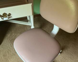 Vintage White Children's Desk and Hutch with Swivel Chair