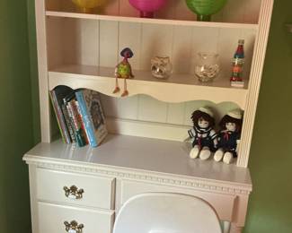 Vintage White Children's Desk and Hutch with Swivel Chair