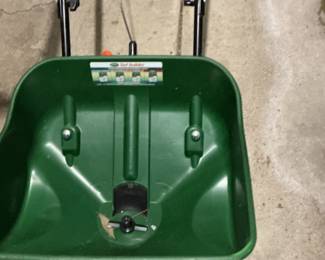 Scotts Turf Builder EdgeGuard Mini Broadcast Spreader