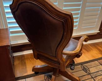 #11 - $100 - Leatherette brown office chair 