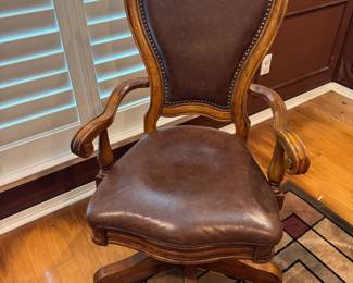 #11 - $100 - Leatherette brown office chair 