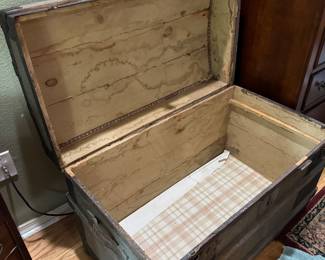 #46 - $140 -Antique trunk (one handle missing) 34Lx19Dx23D