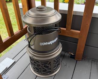 #37 - $50 - DYNATRAP bug catcher 