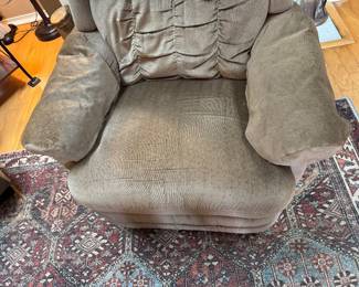 #29 - $150 - Manual recliner 