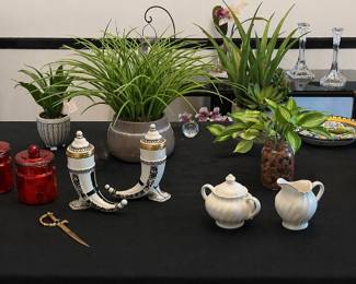 Glassware, Vases, sugar & creamer ext. 