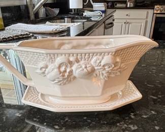 Fitz and Floyd Renaissance Rose Gravy Boat with Underplate