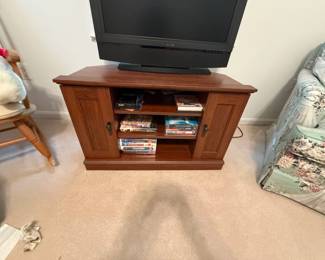 Traditional Mission Oak Corner TV Stand