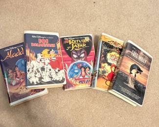 Walt Disney Classic VHS Tapes Collection  Aladdin, Dalmatians, The Return of Jafar, The Secret of NIMH, Free Willy