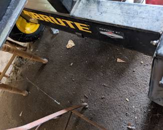 Brute log splitter