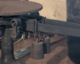 Scale with weights