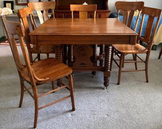 Vintage dining table/2 leaves/6chairs