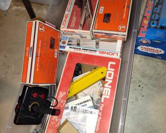 Lionel 027 gauge manual control switch and accessories