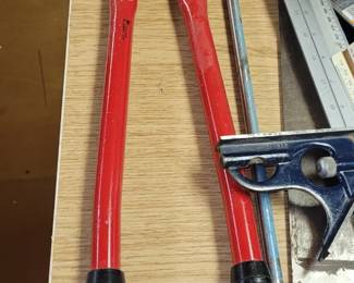 Heavy duty bolt cutters