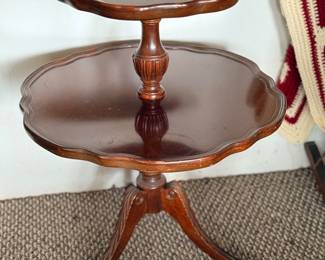 Vintage Mahogany Pie Crust Table