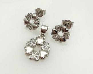Silver Heart Wreath Earrings