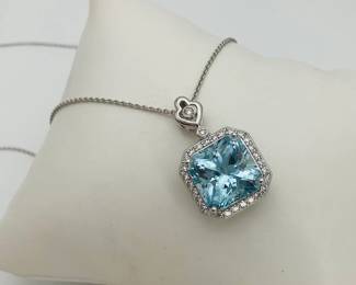 Platinum Aquamarine and Diamond Pendant Necklace