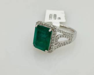 Emerald & Diamond Platinum Ring