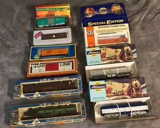 HO railroad cars in original boxes