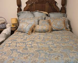  queen sized Bernhardt four-poster bed is from their Vintage Patina collection. Made from a combination of solid mahogany and flat-cut mahogany veneers in the "molasses" finish, this bed is heavy and solid. In beautiful condition, the price includes a fabulous queen Sealy Posturepedic Highlight Euro pillowtop mattress and box spring and all bedding seen here. 