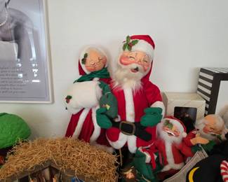 Only about 240 days till Christmas!  Gorgeous AnnaLee Santa and Mrs. Claus!