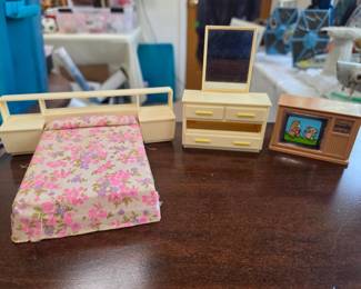 Vintage 1960's Wolverine Dollhouse Bedroom furniture