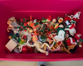 Soooo many AnnaLee Doll littles!!  All holidays!