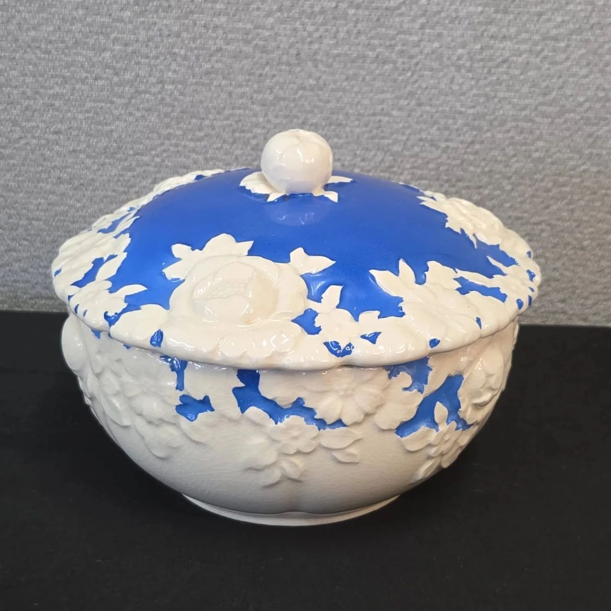  01 Vintage Moriyama MoriMachi Covered Bowl