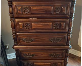 Vintage French Provincial Style Chest of Drawers