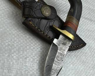 Damascus Steel Fixed Blade Knife w/ Sheath