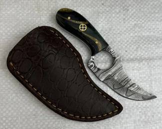 Damascus Steel Fixed Blade Knife w/ Sheath