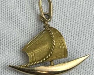 18K Yellow Gold Vintage Sailboat Charm/Pendant