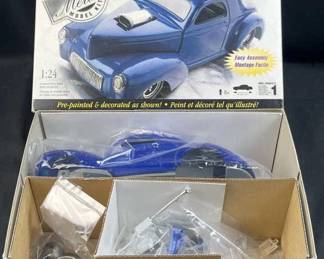 Testors '41 Willys 1:24 Metal Body Model Kit, NIB