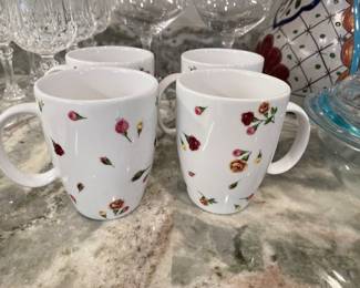 Royal Albert  Country Rose Bud